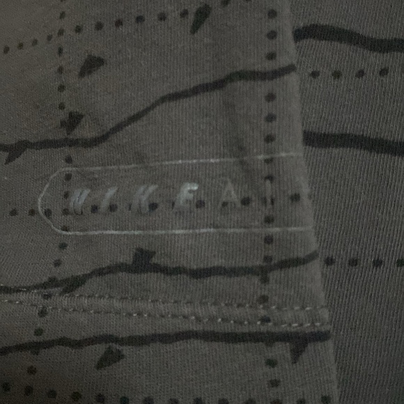 NWOT Nike air short sleeve t shirt men’s medium. - Picture 3 of 5